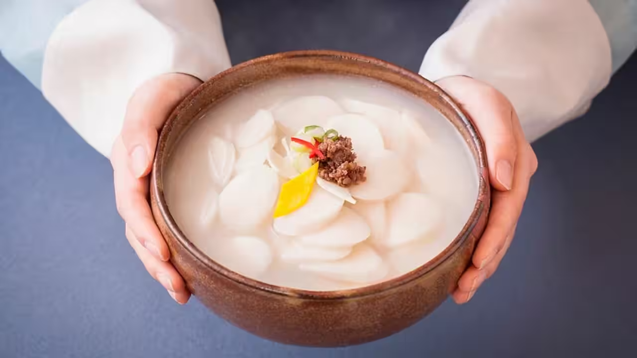 Tteokguk 떡국 Cooking Teambuidling
